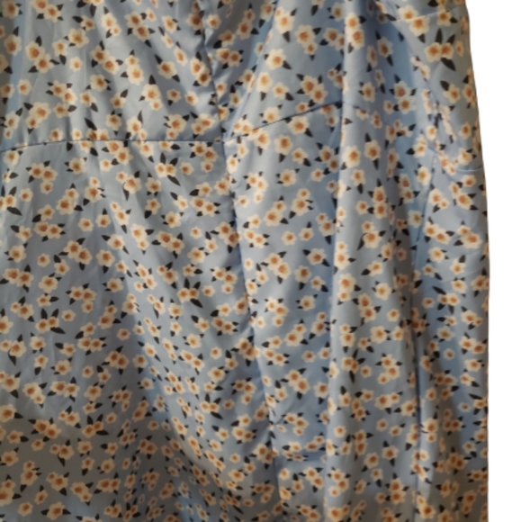 Shein curve flower dress - Picture 7 of 11